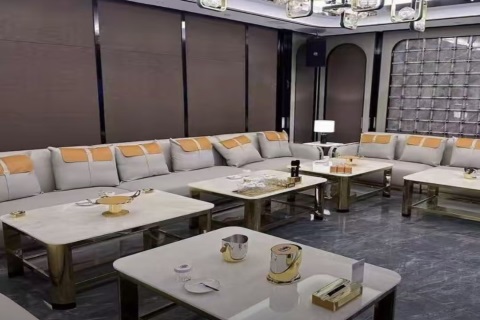 山南夜场诚聘女营销 包住日结专车接送