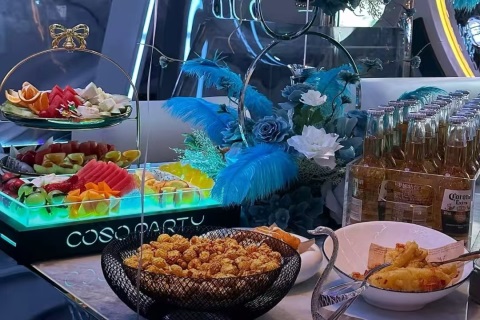 山南高档2025长期夜场招聘服务员,日结提供食宿