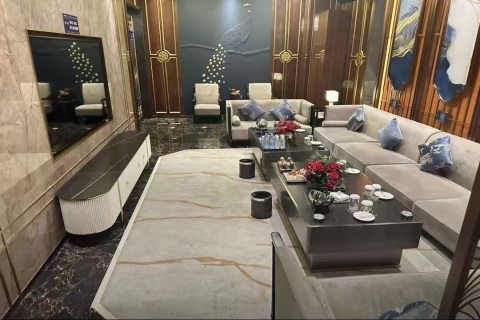 山南夜色中的青春舞台邀你加入