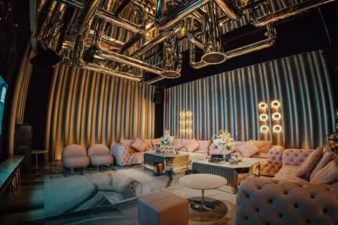 山南夜场KTV诚邀追梦青年 共谱高原青春乐章